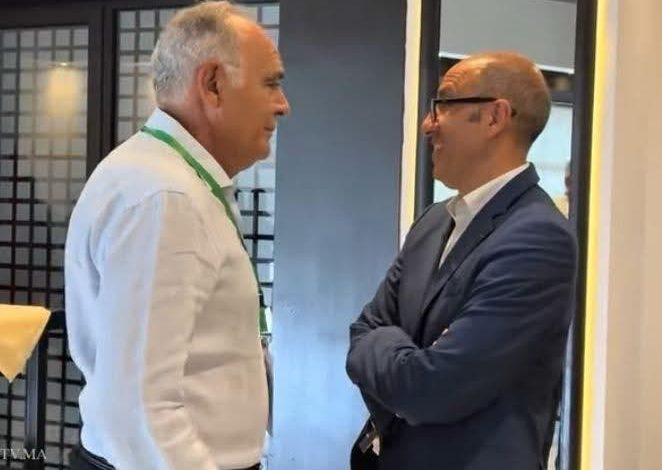 التجمعي “مزوار” يعود إلى الواجهة من بوابة الرجاء الرياضي بعد غياب سياسي طويل