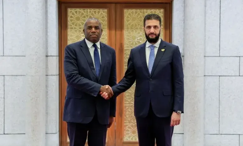 بريطانيا تعلن استئناف علاقاتها الدبلوماسية الكاملة مع سوريا