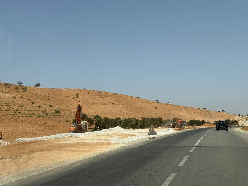 مشاريع مهيكلة لرئيس جهة مراكش آسفي تفك العزلة عن الساكنة +صور