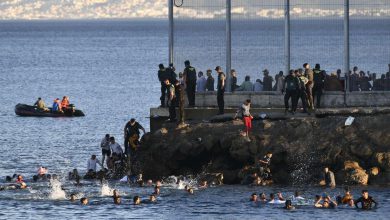 الجزائريون يتصدرون محاولات الهجرة السرية إلى سبتة وسط استنفار أمني مغربي إسباني