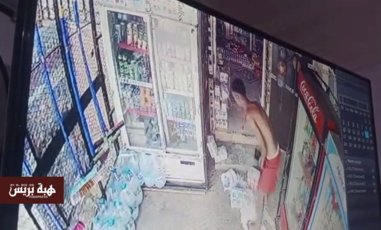 خطير.. هجوم شخص على محل لبيع المواد الغذائية بتمنصورت (صورة)